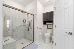 Temple House: Pet-Friendly, 5min Walk to Meta, EV Charger - Professionally Managed by Stay Albatross | Furnished Rentals