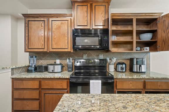 NEW Killeen House | Sleeps 8 | 5 min to Fort Hood | Families, Groups, Pets Ok - Professionally Managed by Stay Albatross
